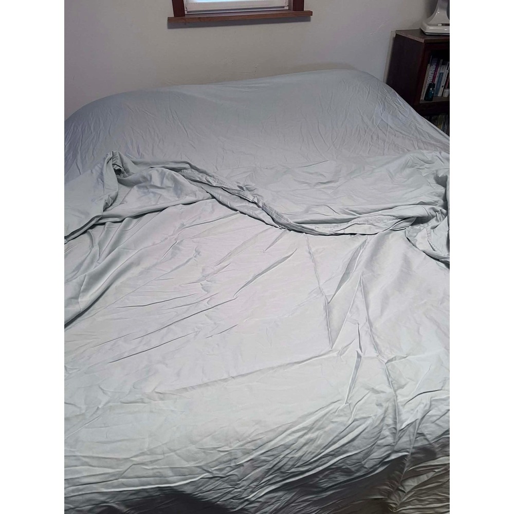 Calvin Klein Home Fitted & Flat Sheet Unisex Queen Light Blue no pillow cases